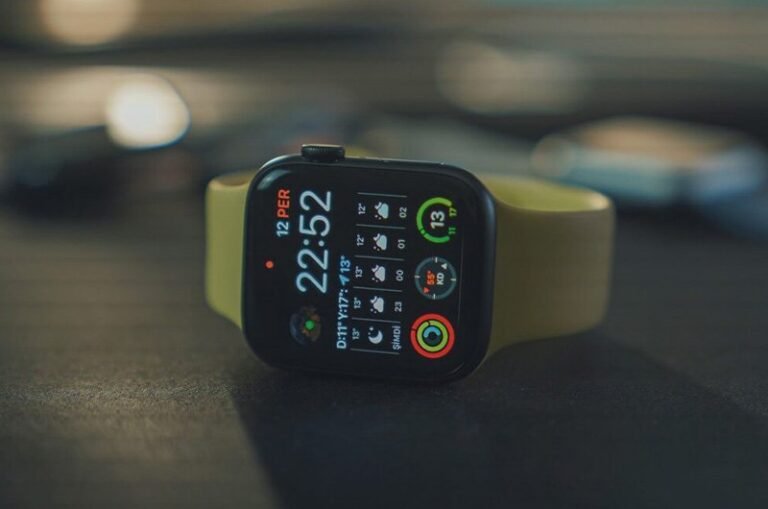 How to Choose the Best Smartwatch for Your Lifestyle: A Comparison of the Apple Watch Ultra 2, Samsung Galaxy Watch 5, and Fitbit Sense