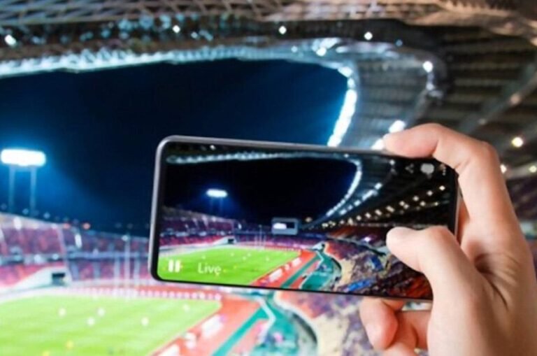 The Power of Social Media in Sports: Influencing Public Opinion and Political Behavior